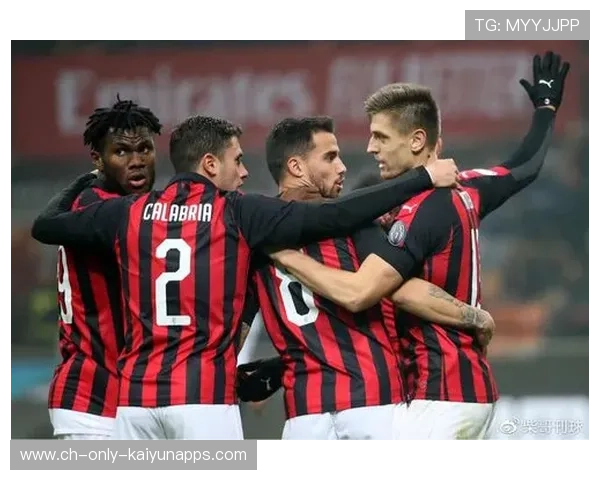 伊布酒吧合影引粉丝疯狂，老将魅力不减当年