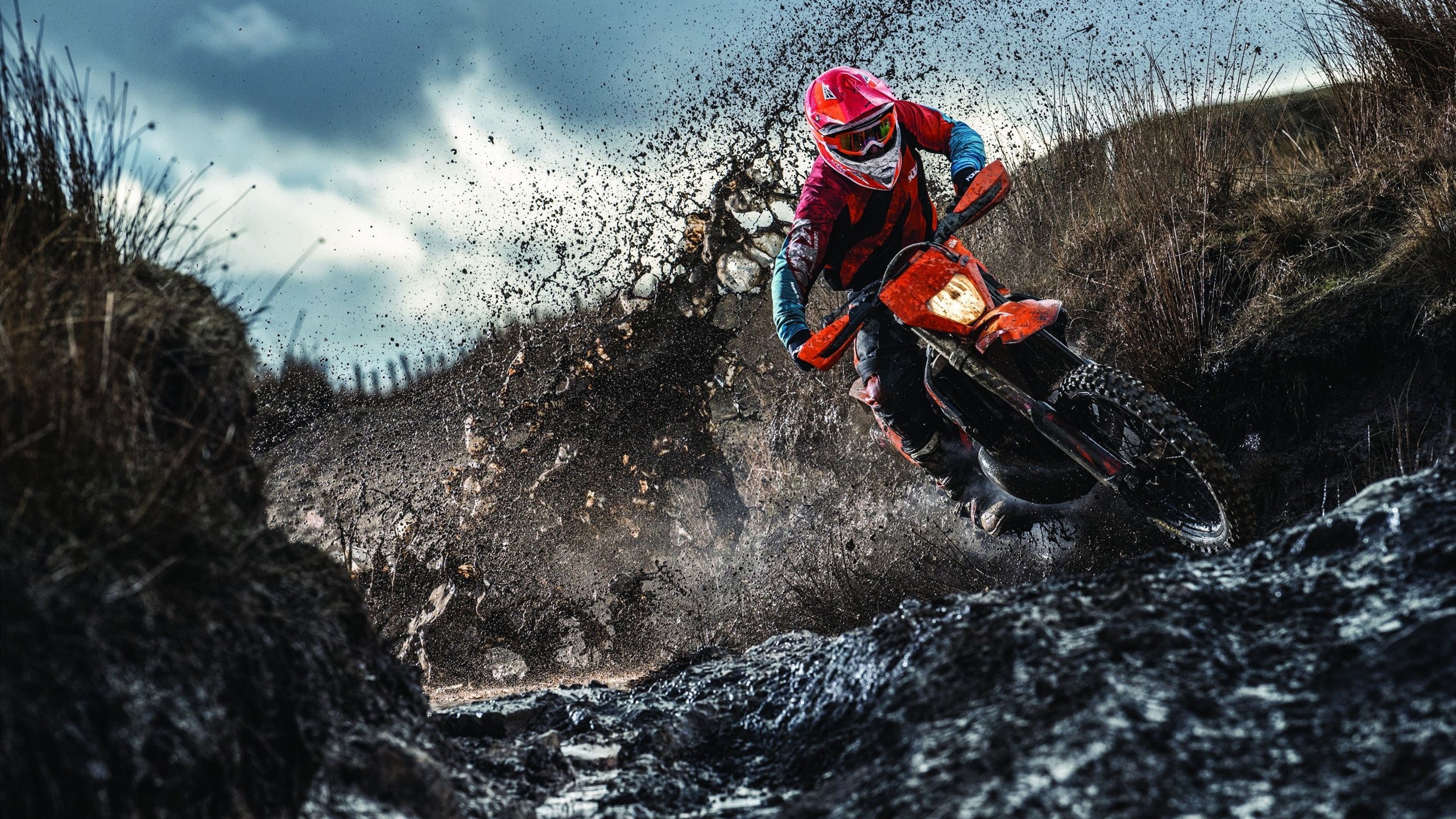 训练节奏加快体能与技战术同步推进，体能技术战术的关系